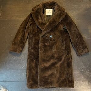 Aritzia Babaton The Teddy Coat in dark brown size 1 jacket winter super cute